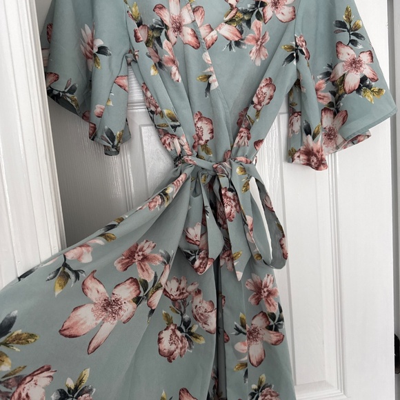 Dress - Picture 2 of 2